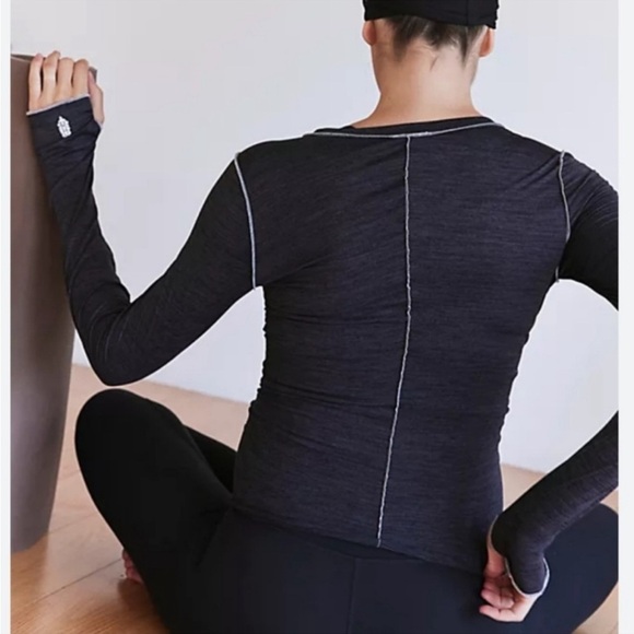 FP Movement x Hatch Black Ruched Long Sleeve Maternity Top NWT Right on the Run - Picture 11 of 11